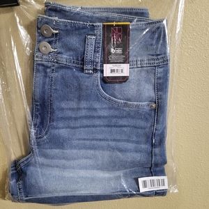 No boundaries corset high rise shorts